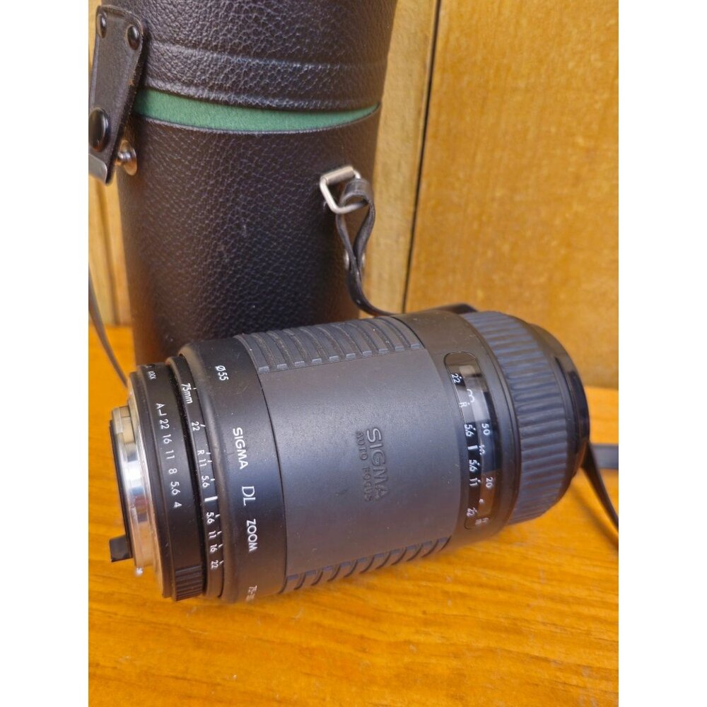 Sigma 70-210mm F4-5.6 DL Zoom Lens With Case & Caps For SLR Cameras